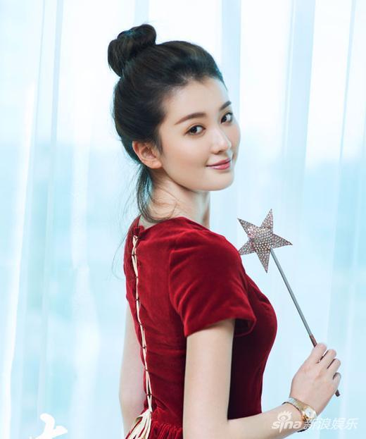 圈内人士爆料李沁王嘉尔,圈内人士曝两人关系升温